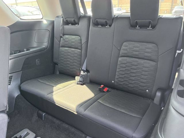 Used 2025 Nissan Pathfinder S FWD image 16
