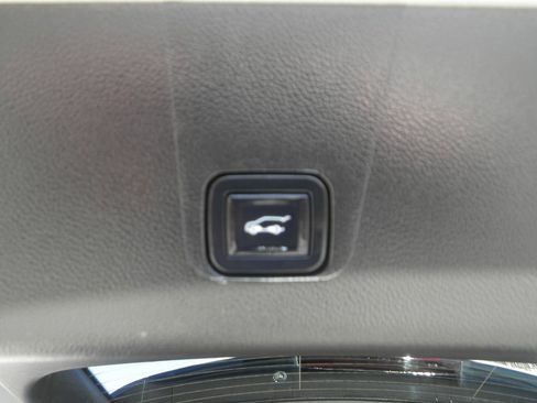 Used 2022 Chevrolet Traverse LT w/ LPO, Cargo Package image 29