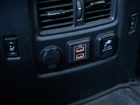 Used 2024 Nissan Titan PRO-4X w/ Pro-4x Convenience Package image 46