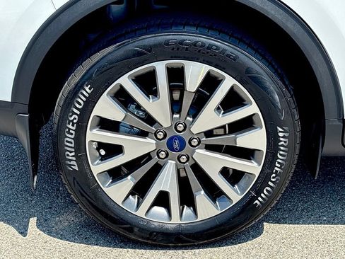 Used 2022 Ford Escape Titanium w/ Class II Trailer Tow Package AWD/4WD image 29