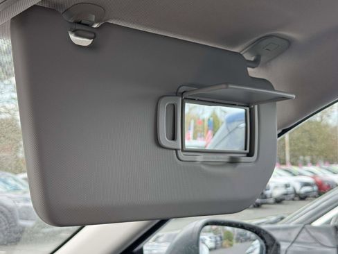 Used 2025 Nissan Rogue S image 9