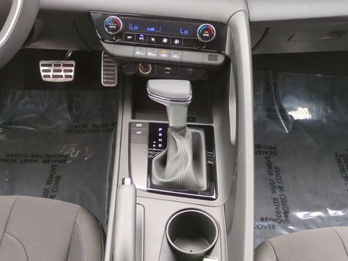 New 2025 Hyundai Elantra Sport FWD image 18
