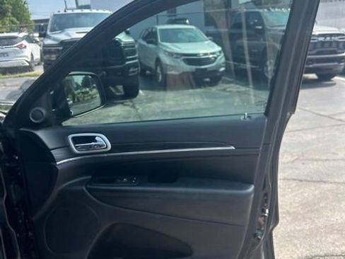 Used 2021 Jeep Grand Cherokee Limited AWD/4WD image 21