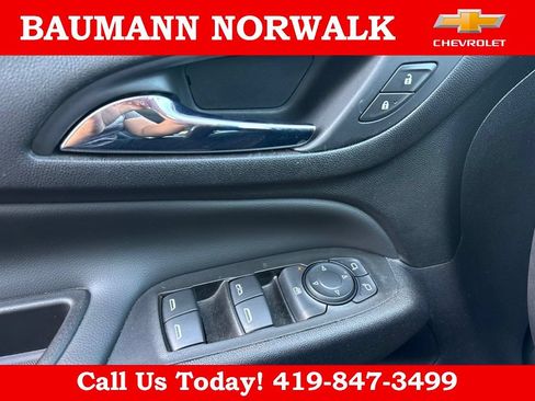 Used 2020 Chevrolet Equinox LT FWD image 24