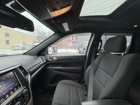 Used 2016 Jeep Grand Cherokee Laredo 75th Anniversary image 22