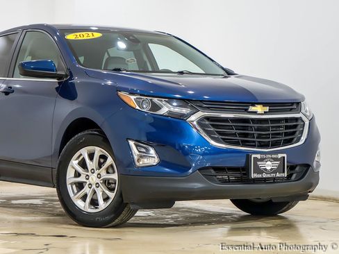Used 2021 Chevrolet Equinox LT FWD image 2