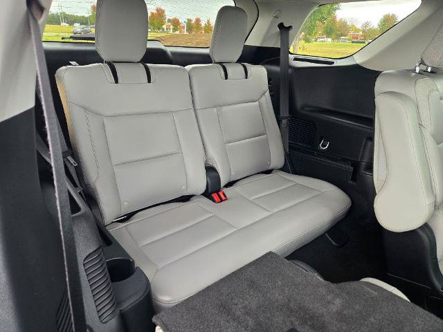 Certified 2025 Ford Explorer Active w/ Active Comfort Package AWD/4WD image 11