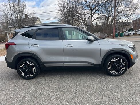 Certified 2025 Kia Seltos SX w/ SX Sunroof Package image 5