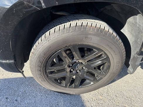 Used 2025 Chevrolet Silverado 1500 Custom image 25