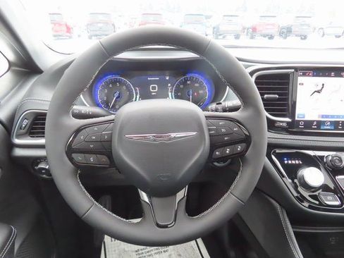 New 2026 Chrysler Pacifica Limited w/ S Appearance Package FWD image 33