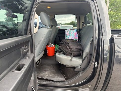 Used 2017 RAM 1500 Express AWD/4WD image 7
