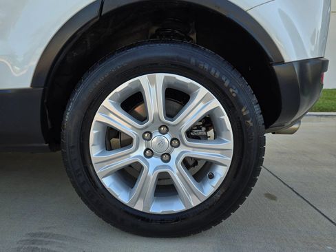 Used 2018 Land Rover Range Rover Evoque SE Premium AWD/4WD image 46