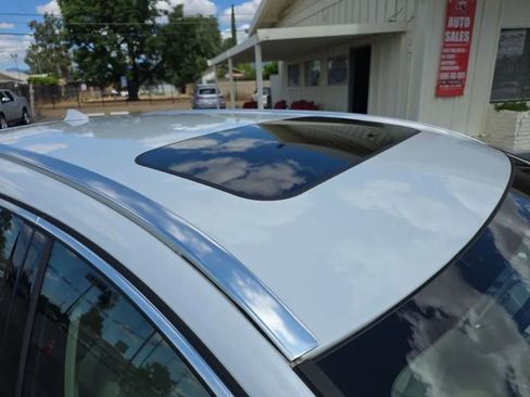 Used 2015 Volvo V60 T5 Premier w/ Convenience Package image 9