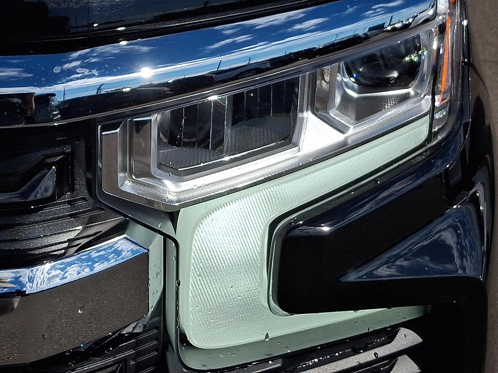 Used 2025 Chevrolet Silverado 1500 LT AWD/4WD image 8