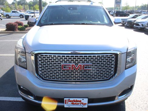 Used 2017 GMC Yukon XL Denali w/ Open Road Package AWD/4WD image 3