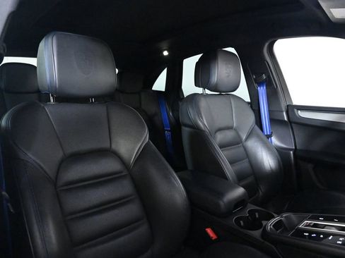 Certified 2024 Porsche Macan Turbo AWD/4WD image 18