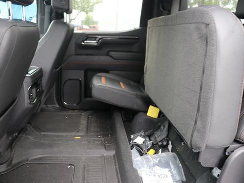 Used 2023 GMC Sierra 1500 AT4 AWD/4WD image 16
