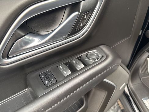 Used 2021 Chevrolet Tahoe Z71 image 14