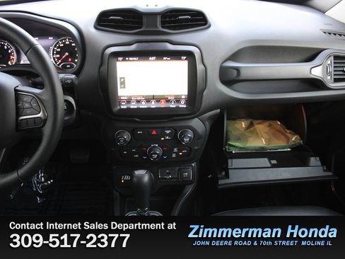 Used 2022 Jeep Renegade Limited image 17