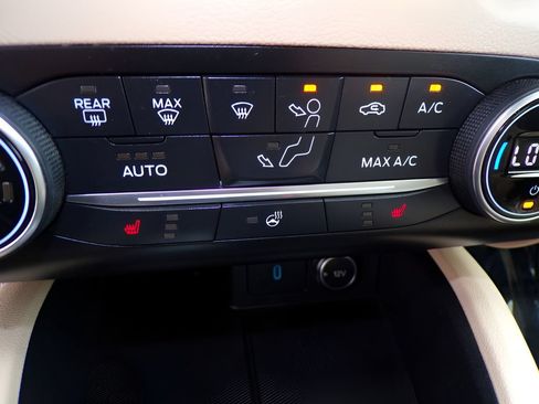 Used 2020 Ford Escape SEL AWD/4WD image 18