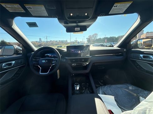 New 2026 Ford Explorer Platinum w/ LUX Leather Package image 16