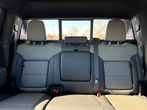 Used 2024 Chevrolet Silverado 1500 ZR2 w/ Technology Package image 6