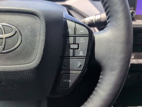 Used 2023 Toyota Prius XLE FWD image 20