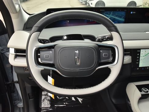 New 2026 Lincoln Navigator Reserve w/ Jet Appearance Package AWD/4WD image 23