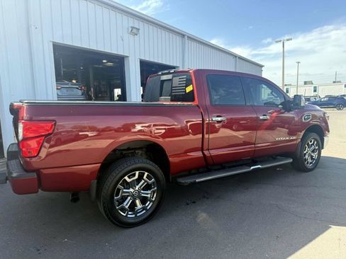 Used 2017 Nissan Titan SL w/ Chrome Package image 8