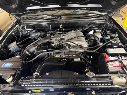 Used 2001 Toyota Tacoma PreRunner image 37