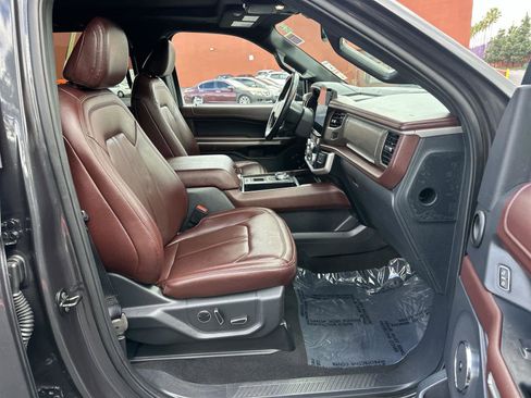 Used 2024 Ford Expedition Limited image 14