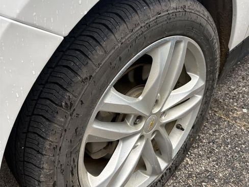 Used 2019 Chevrolet Equinox Premier FWD image 4
