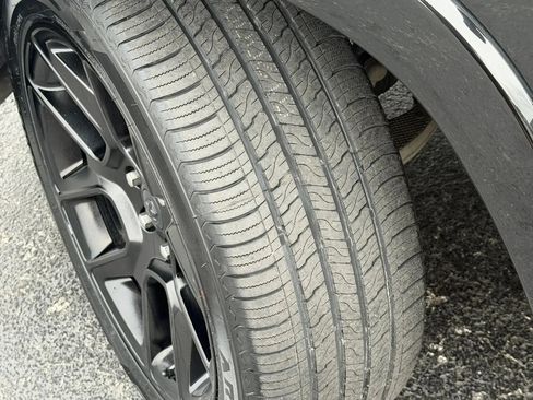 Used 2020 RAM 1500 Laramie AWD/4WD image 4
