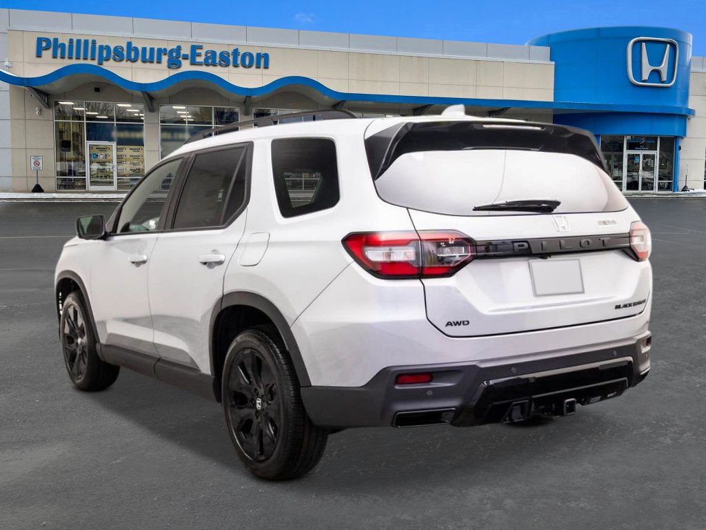 New 2026 Honda Pilot Black Edition image 3