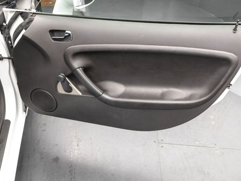 Used 2007 Pontiac Solstice Convertible image 32