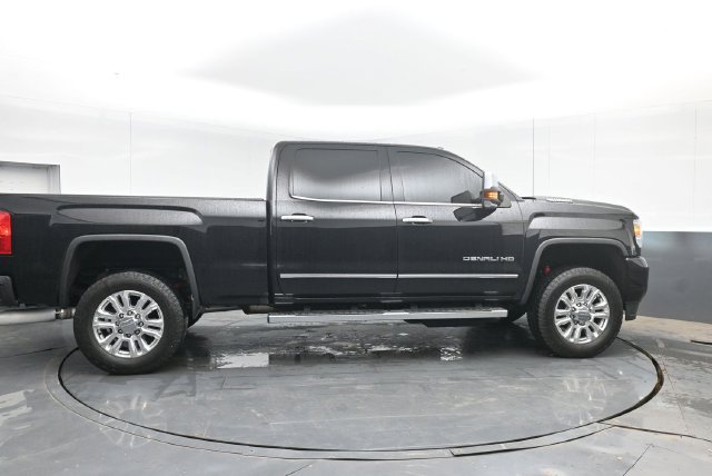 Used 2019 GMC Sierra 3500 Denali w/ Duramax Plus Package AWD/4WD image 15