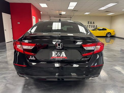 Used 2018 Honda Accord Sport image 12