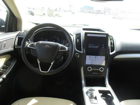 Used 2022 Ford Edge SEL w/ Convenience Package image 11