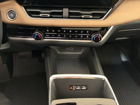 Certified 2026 Chevrolet Equinox ACTIV w/ Convenience Package III image 21