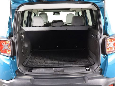 Used 2021 Jeep Renegade Latitude w/ Sun & Sound Group AWD/4WD image 17