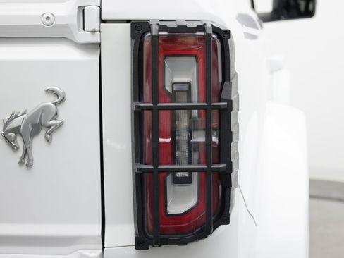 Used 2024 Ford Bronco Outer Banks AWD/4WD image 10