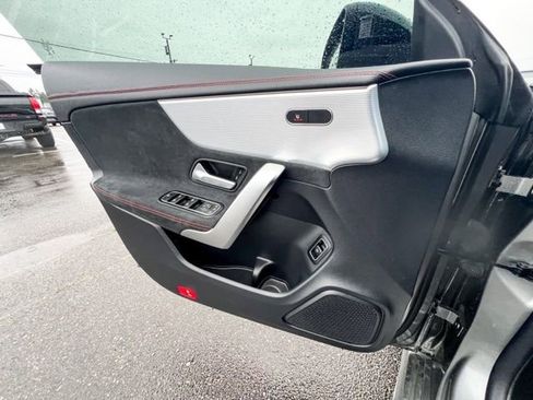 Used 2022 Mercedes-Benz CLA 250 4MATIC image 14