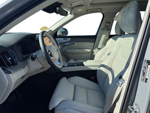 New 2025 Volvo XC90 B6 Ultra w/ Protection Package Premier image 11