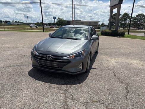 Used 2019 Hyundai Elantra SEL FWD image 6