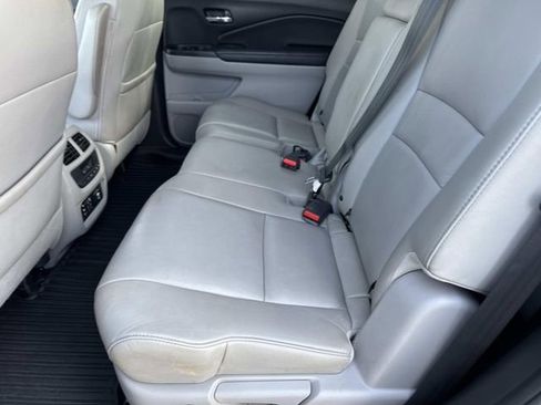 Used 2016 Honda Pilot Touring image 16