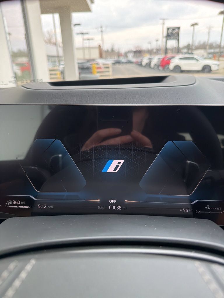 New 2026 BMW X5 xDrive50e w/ Premium Package AWD/4WD image 37
