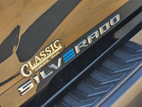 New 2026 Chevrolet Silverado EV LT image 9