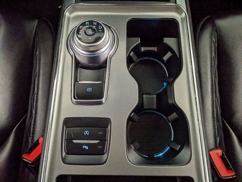 Certified 2024 Ford Edge Titanium image 9