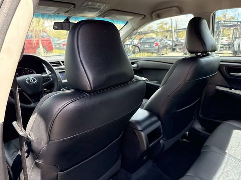 Used 2017 Toyota Camry SE image 14