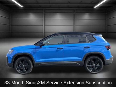 Used 2025 Volkswagen Taos SE image 4